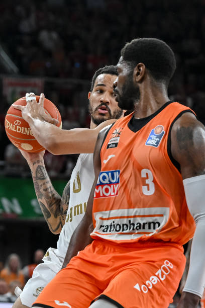 也让自己的 也让自己的