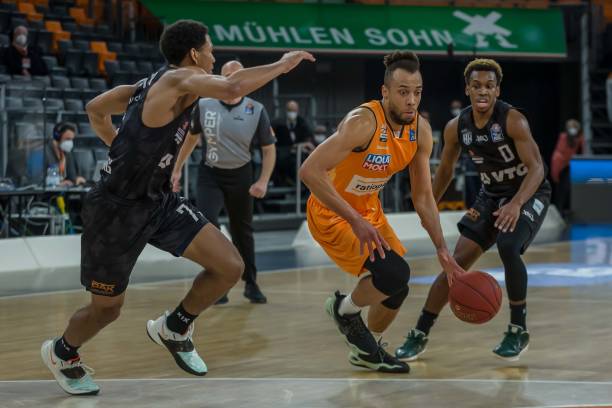 俱乐部中并 俱乐部中并